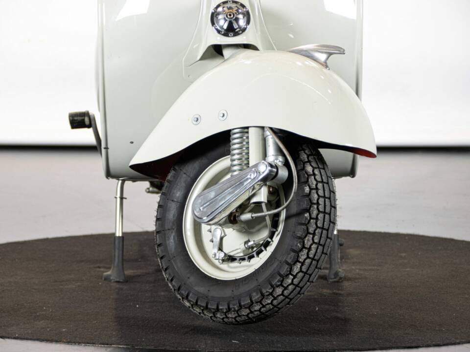 Afbeelding 32/50 van Piaggio Vespa 150 "Struzzo" VL (1956)