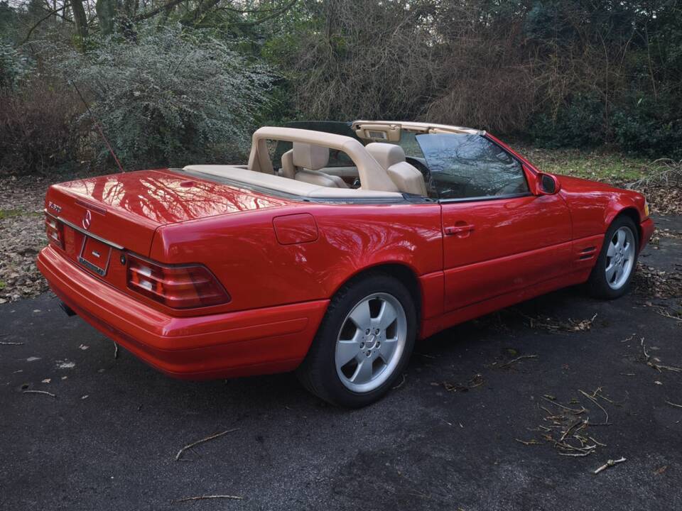 Image 3/8 of Mercedes-Benz SL 500 (2000)