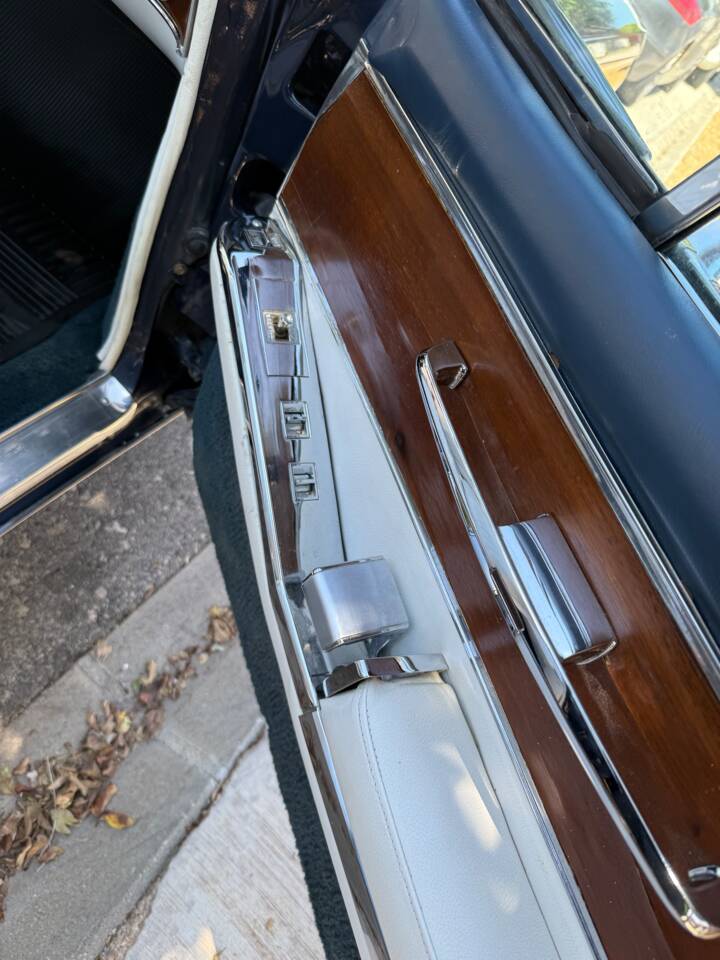 Bild 30/34 von Cadillac Eldorado Biarritz Convertible (1963)