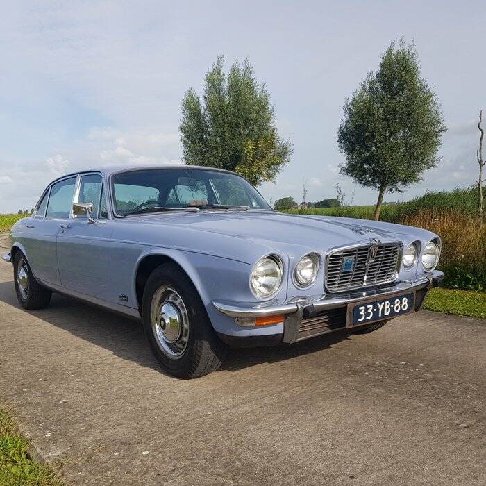 Bild 3/7 von Jaguar XJ 12 L (1974)