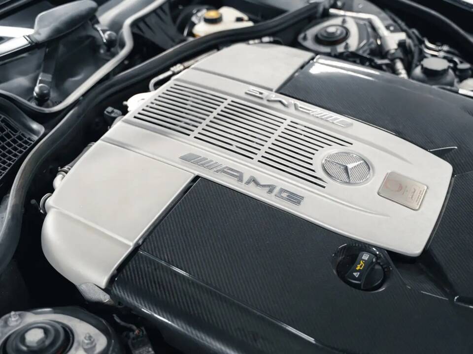 Image 38/40 of Mercedes-Benz CL 65 AMG (2008)