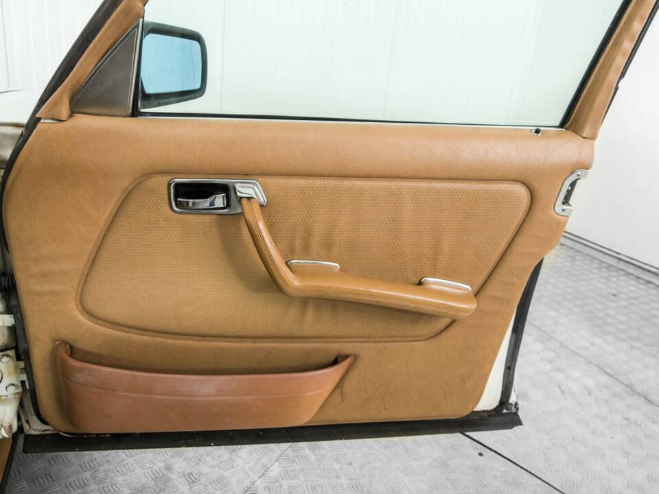 Bild 34/50 von Mercedes-Benz 300 D (1983)
