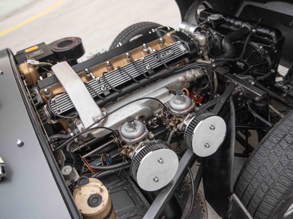 Immagine 81/88 di Jaguar E-Type (2+2) (1968)
