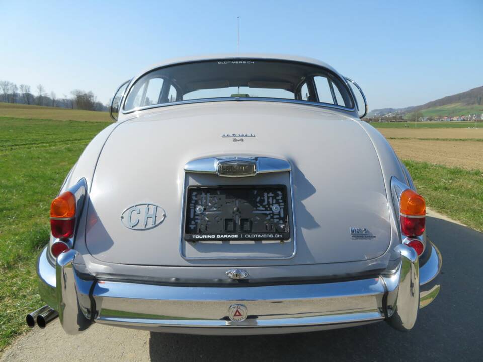 Image 19/25 of Jaguar Mk II 3.4 (1965)