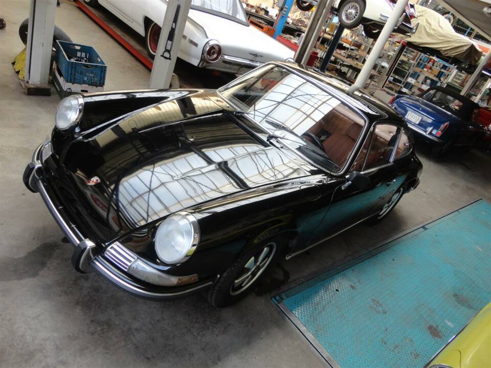 Bild 22/48 von Porsche 911 2.0 E (1969)