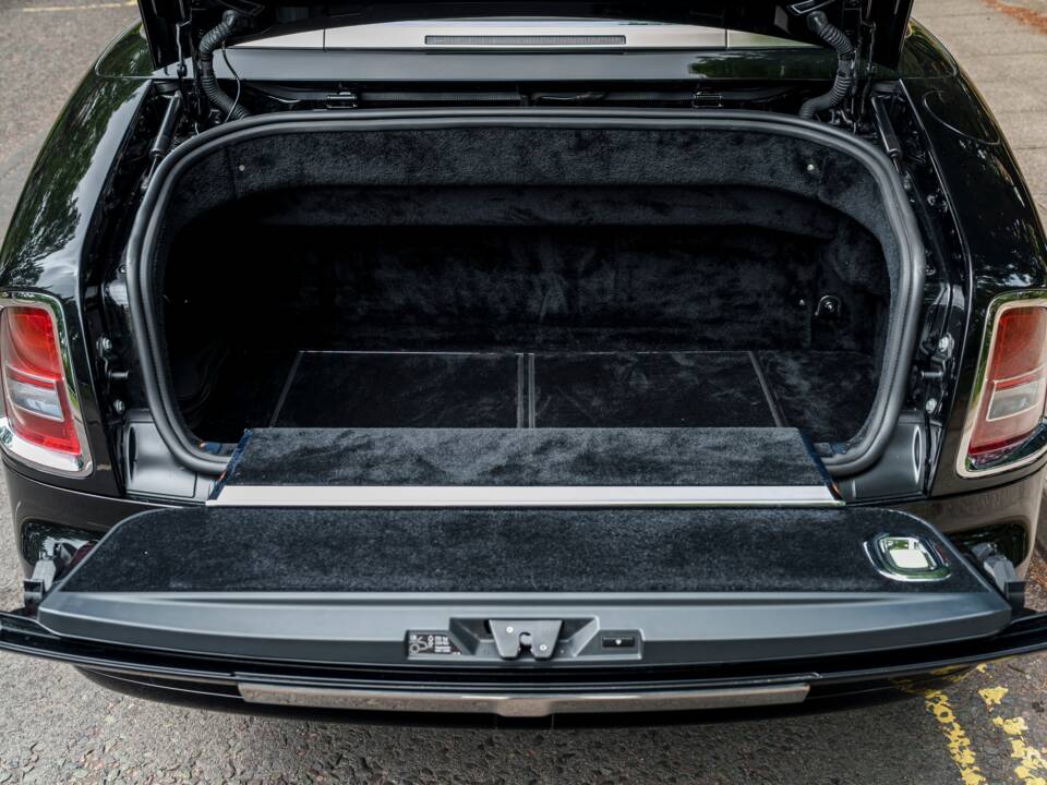 Image 33/35 of Rolls-Royce Phantom DHC (2008)