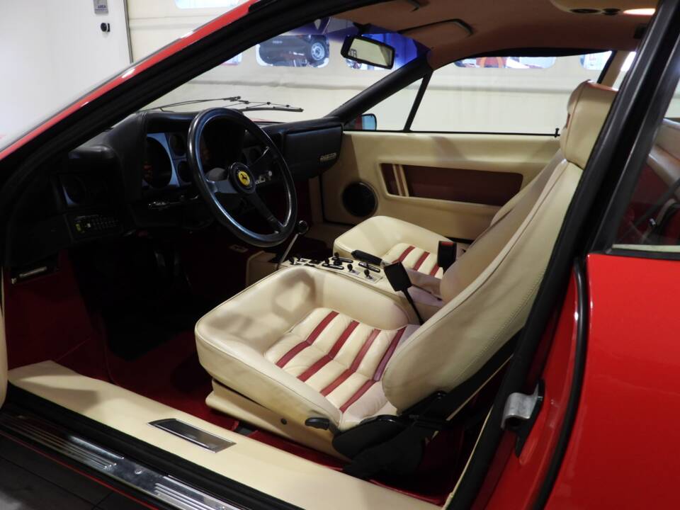 Imagen 5/15 de Ferrari 512 BBi (1984)