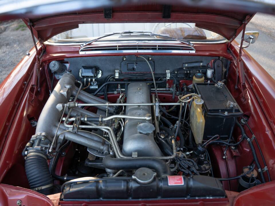 Afbeelding 7/14 van Mercedes-Benz 220 SE b (1963)