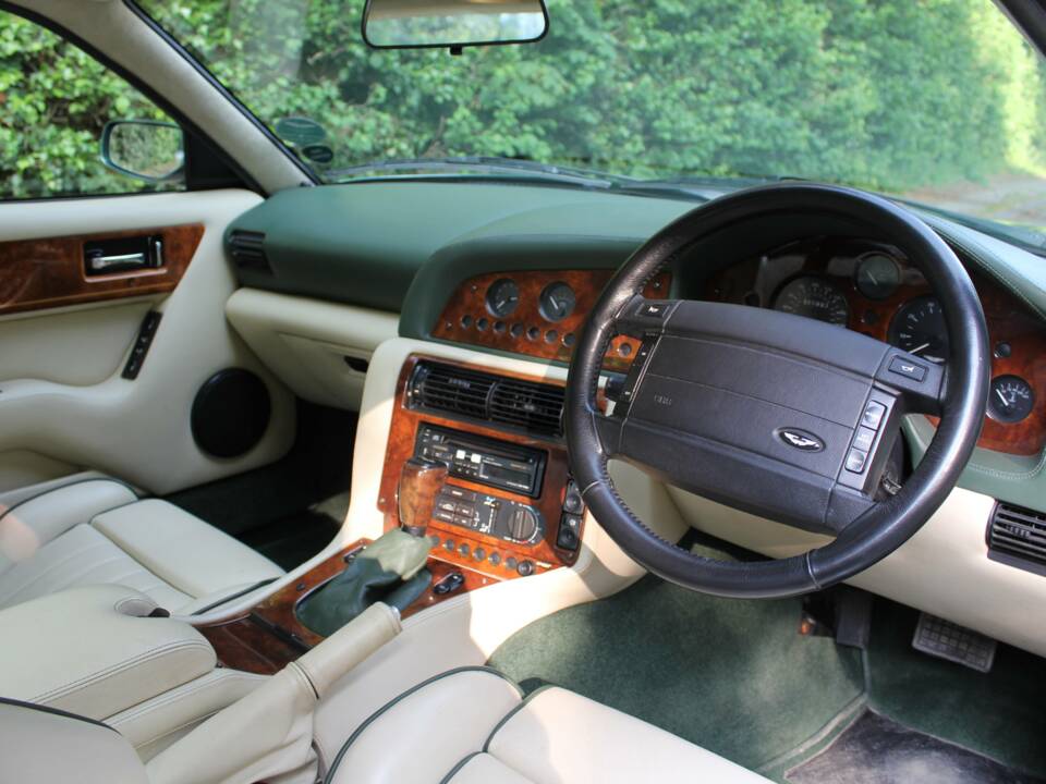 Bild 8/14 von Aston Martin V8 Coupé (1996)