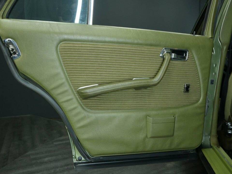 Bild 23/50 von Mercedes-Benz 300 D (1981)