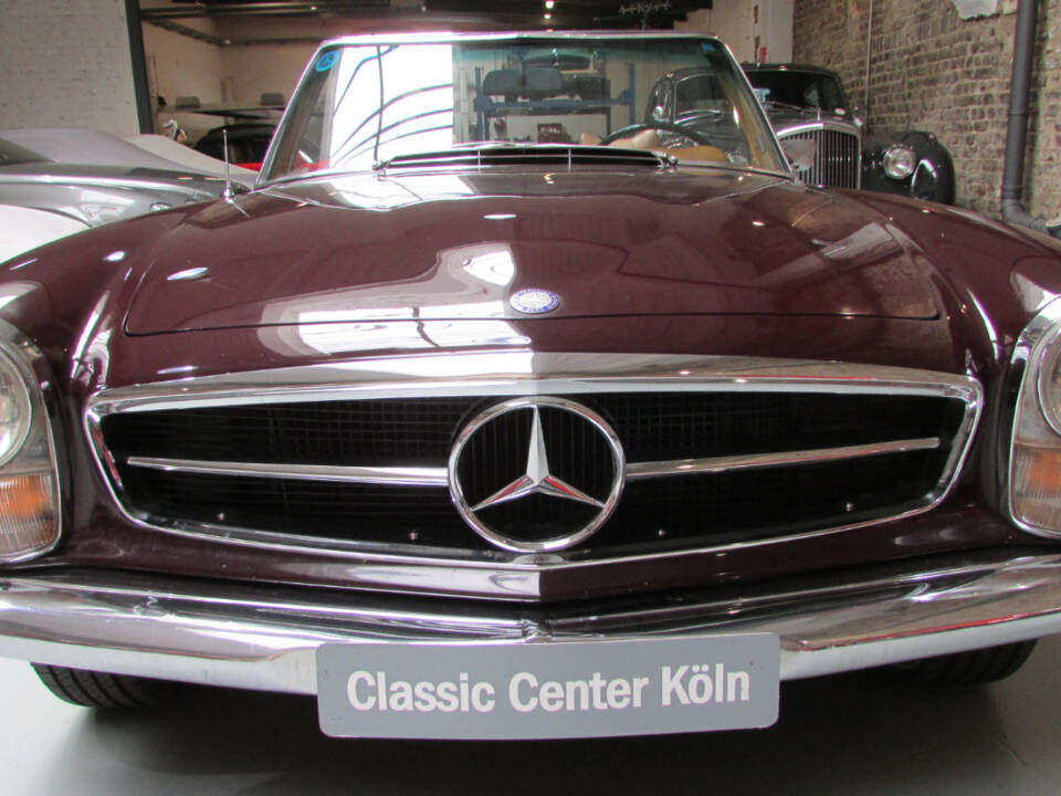 Image 8/23 of Mercedes-Benz 280 SL (1969)