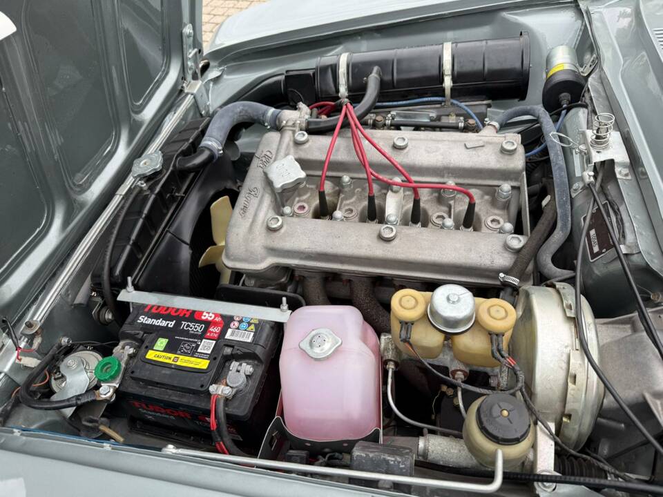 Image 28/53 of Alfa Romeo 1750 GT Veloce (1971)