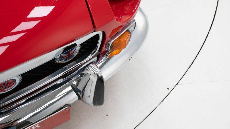 Image 13/15 of MG MGB (1973)