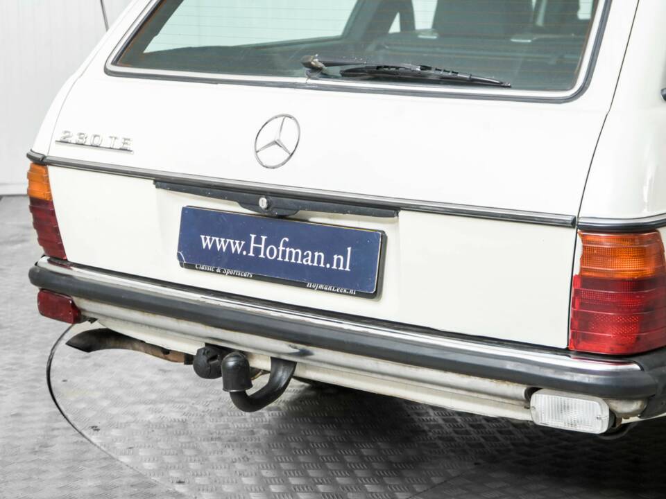 Image 26/50 of Mercedes-Benz 230 TE (1984)
