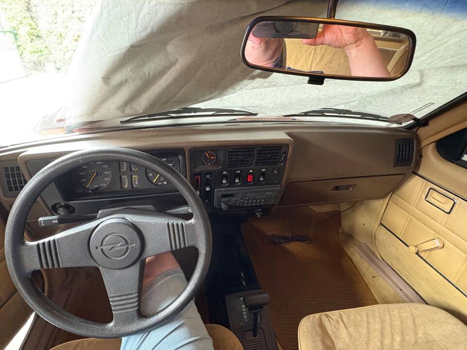 Image 3/5 of Opel Kadett 1,3 S (1981)