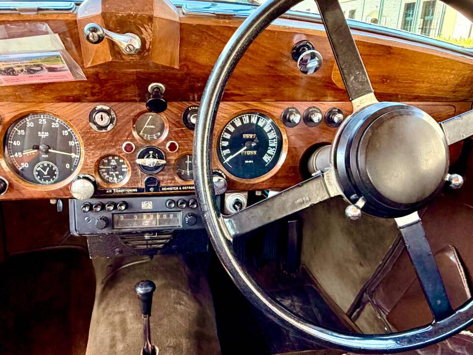 Bild 16/19 von Jaguar Mk IV 2,5 Liter (1948)