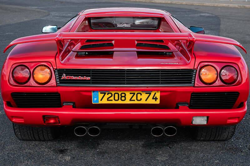 Image 43/48 of Lamborghini Diablo (1991)