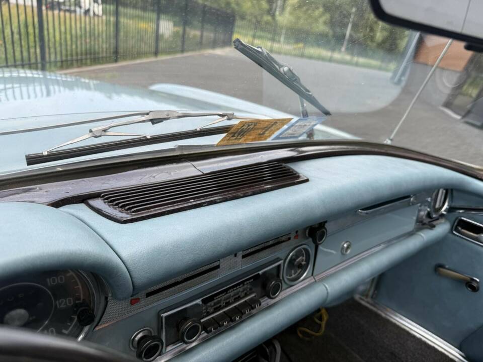 Image 29/43 de Mercedes-Benz 280 SL (1969)