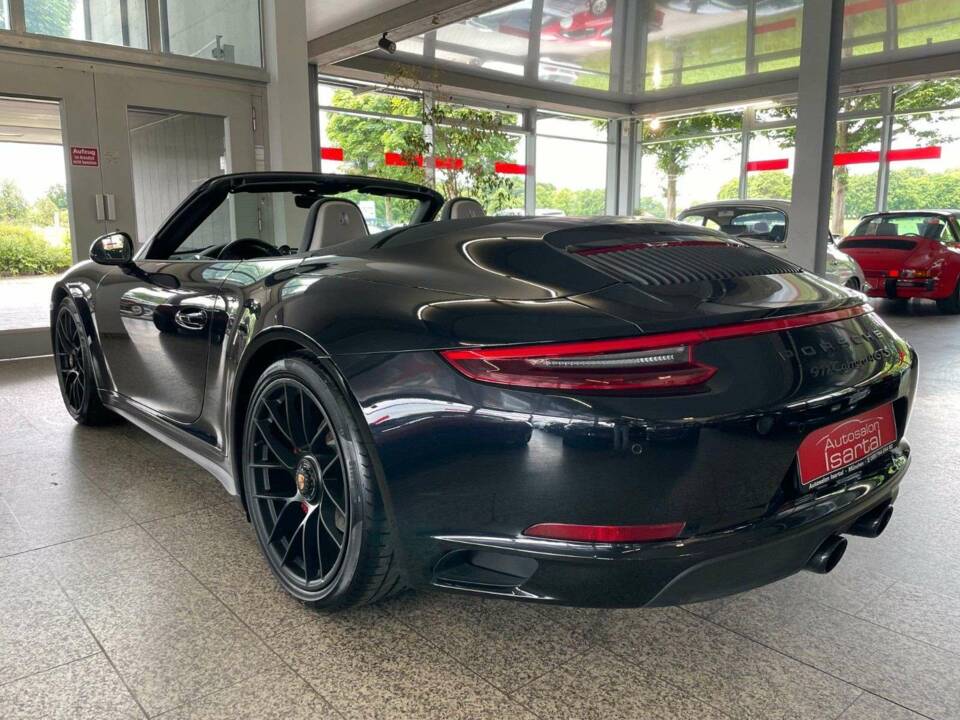 Image 7/19 of Porsche 911 Carrera 4 GTS (2017)