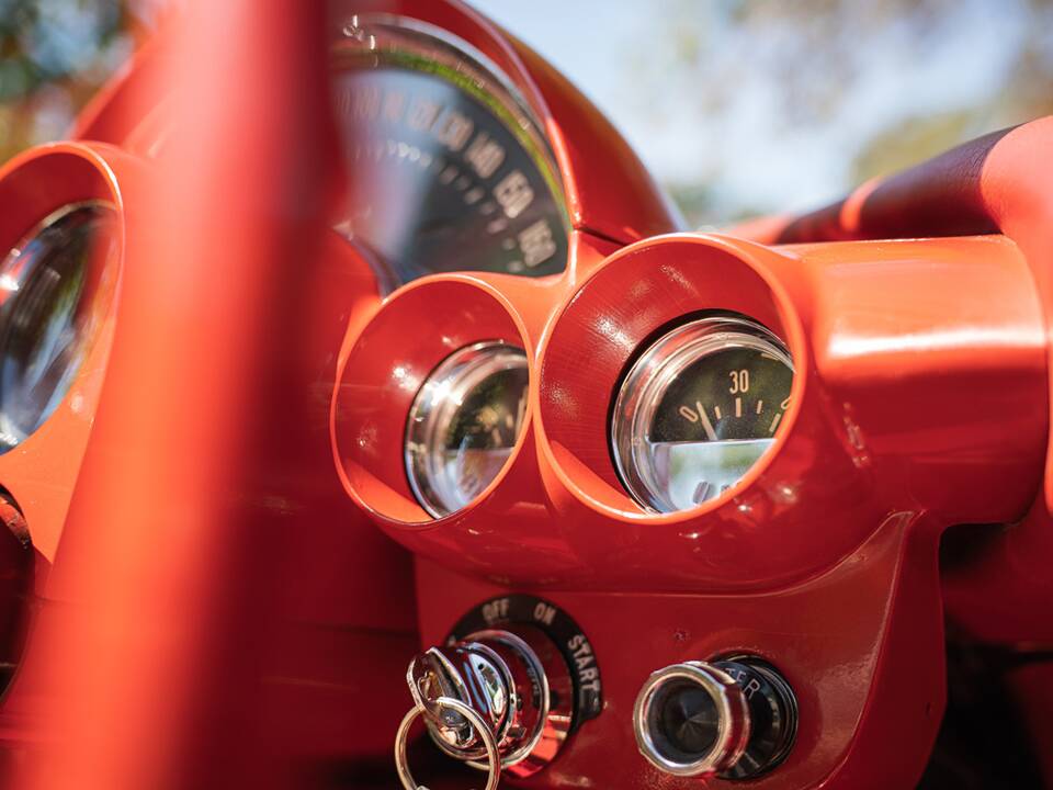 Image 42/51 of Chevrolet Corvette (1960)