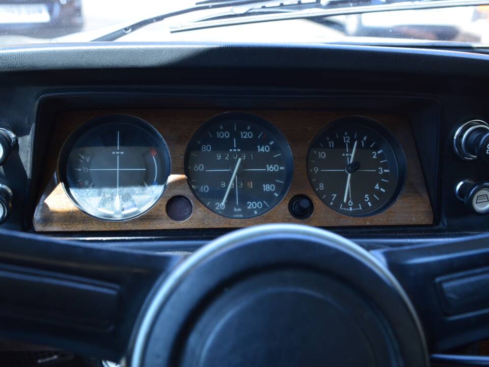 Image 50/55 de BMW 2002 (1975)