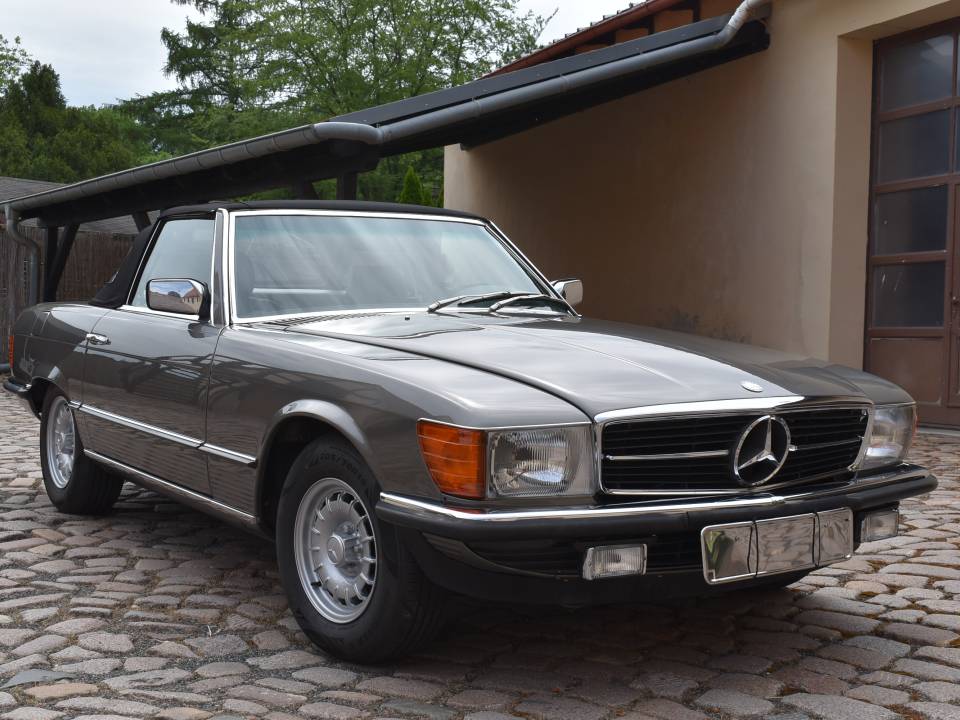 Image 2/64 of Mercedes-Benz 500 SL (1984)