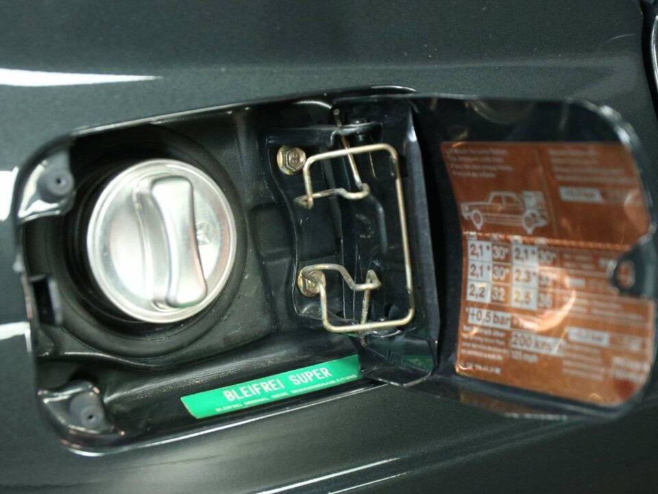 Image 26/30 of Mercedes-Benz 560 SEL (1989)