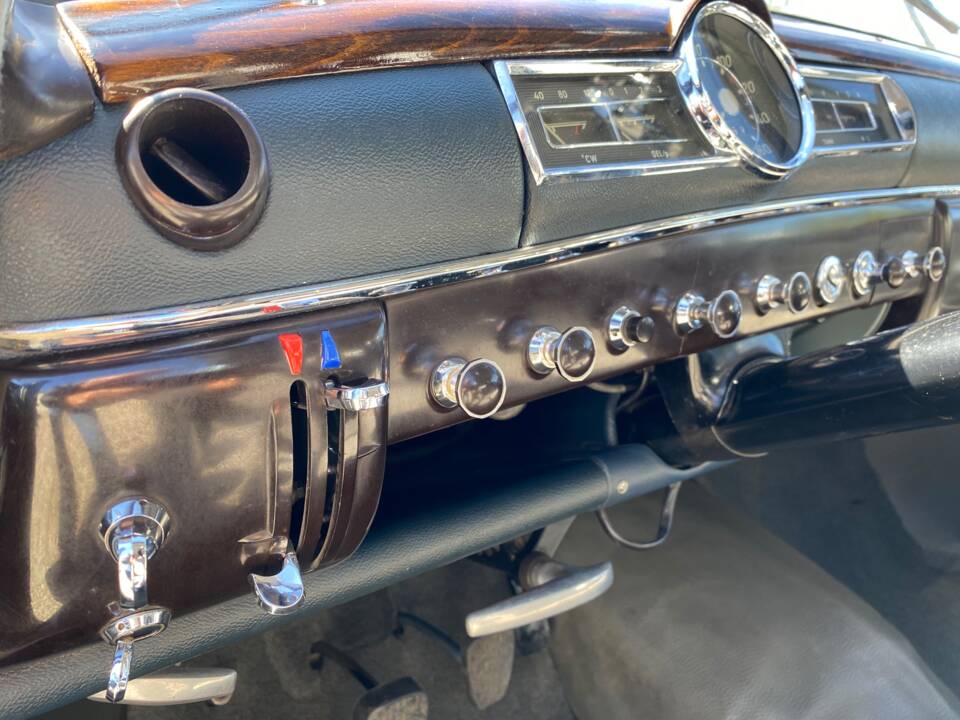 Immagine 36/63 di Mercedes-Benz 190 (1959)