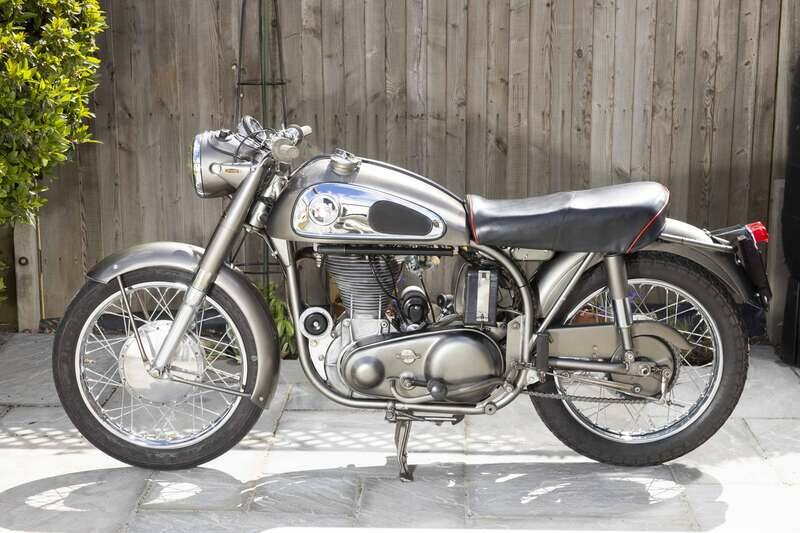 Image 2/40 of Norton Model 30 International (1957)