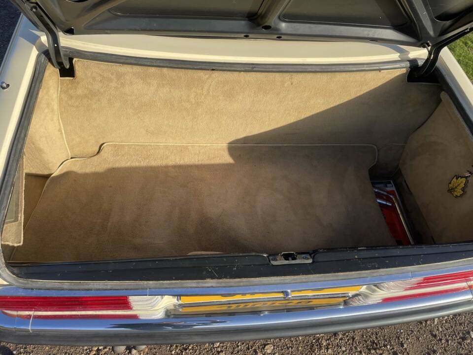 Afbeelding 10/12 van Mercedes-Benz 280 SL (1984)