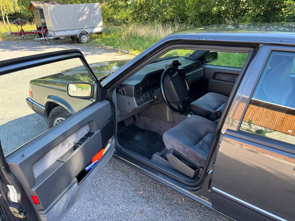 Bild 6/12 von Volvo 960 3.0i (1992)