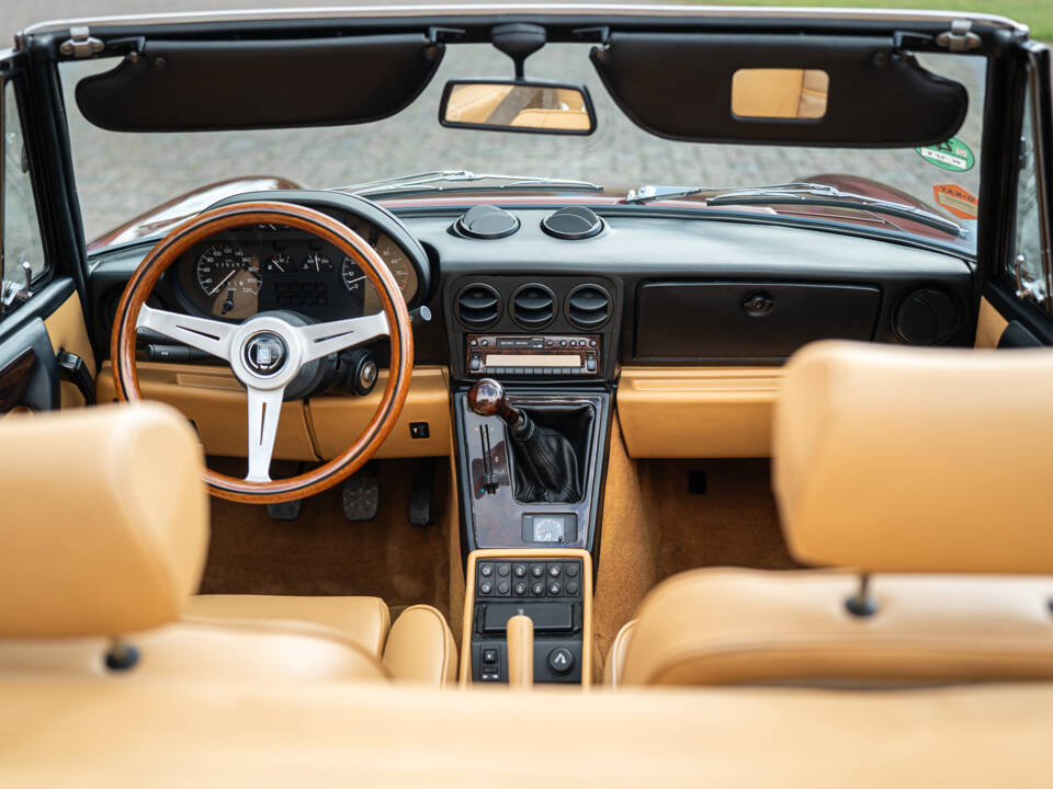 Image 34/42 of Alfa Romeo 2.0 Spider (1990)