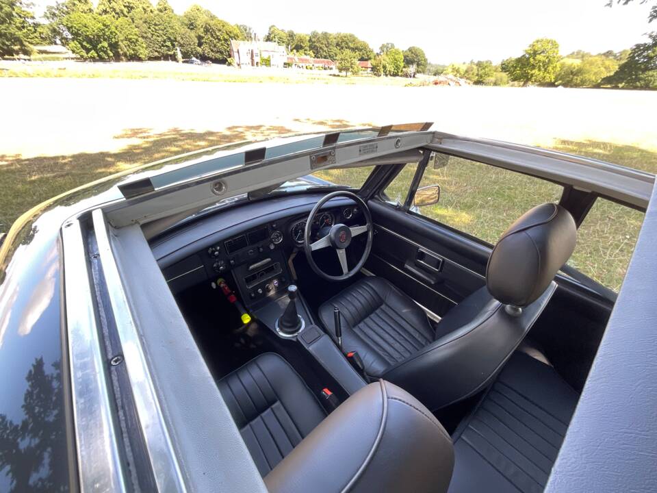 Imagen 22/45 de MG MGB GT (1974)