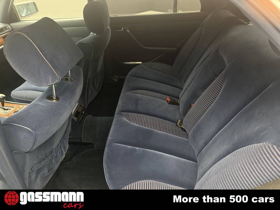 Image 15/15 of Mercedes-Benz 300 SE (1991)