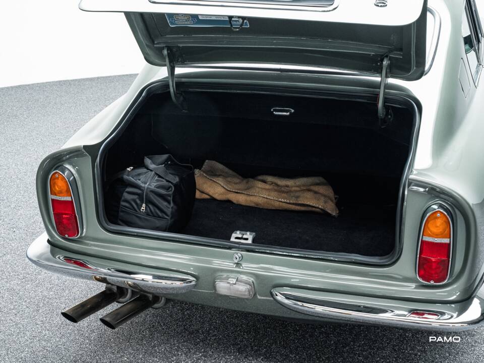 Bild 37/40 von Aston Martin DB 6 (1965)