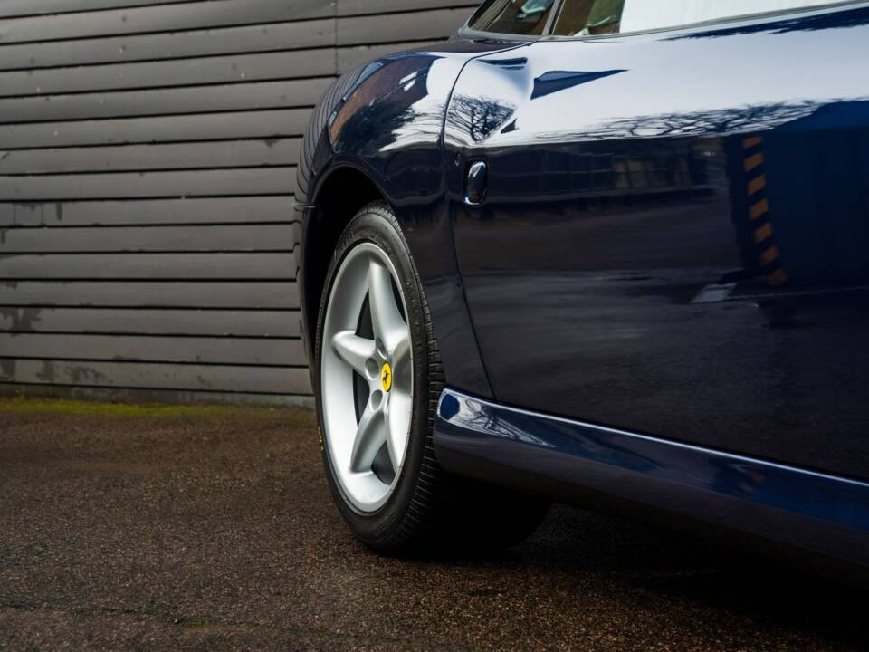 Bild 53/66 von Ferrari 550 Maranello (2000)