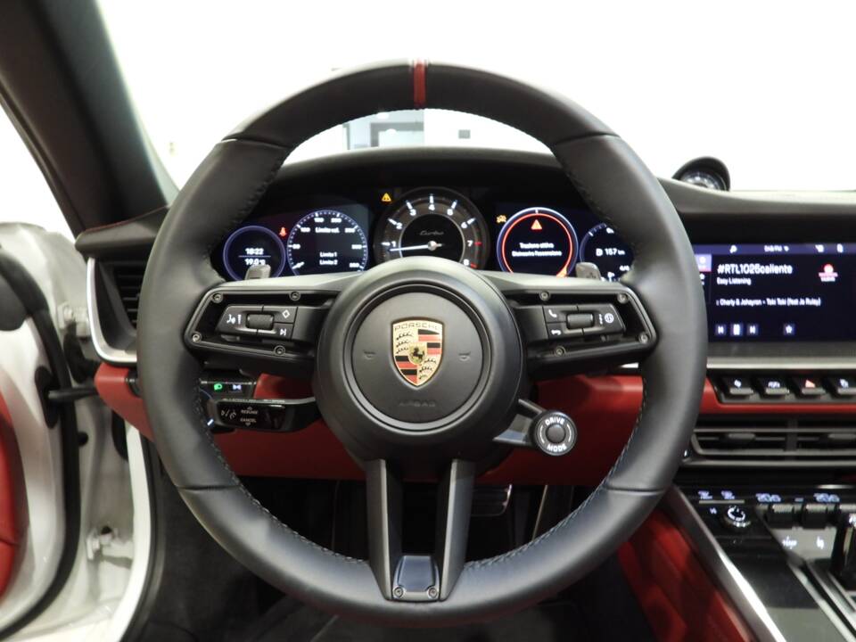 Image 6/15 de Porsche 911 Turbo (2021)