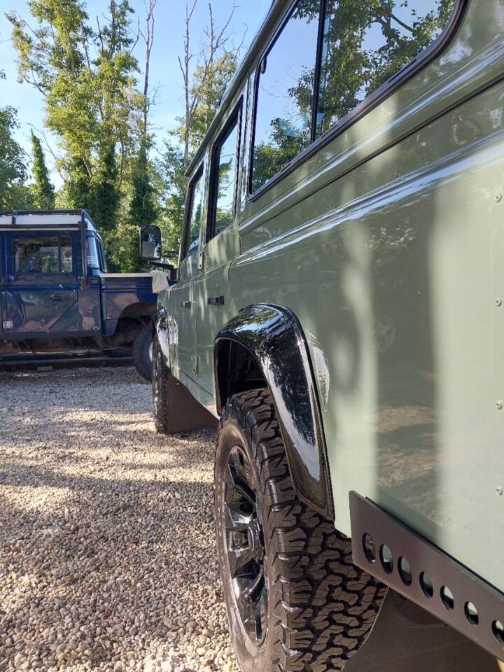 Obraz 10/56 pojazdu Land Rover Defender 110 (2007)