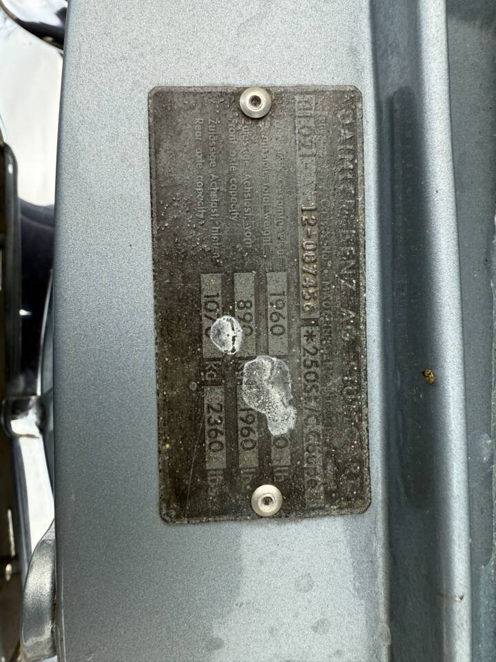 Bild 24/43 von Mercedes-Benz 250 SE (1966)