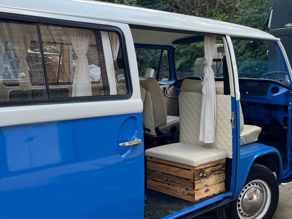 Image 4/9 of Volkswagen T2 a&#x2F;b (1972)