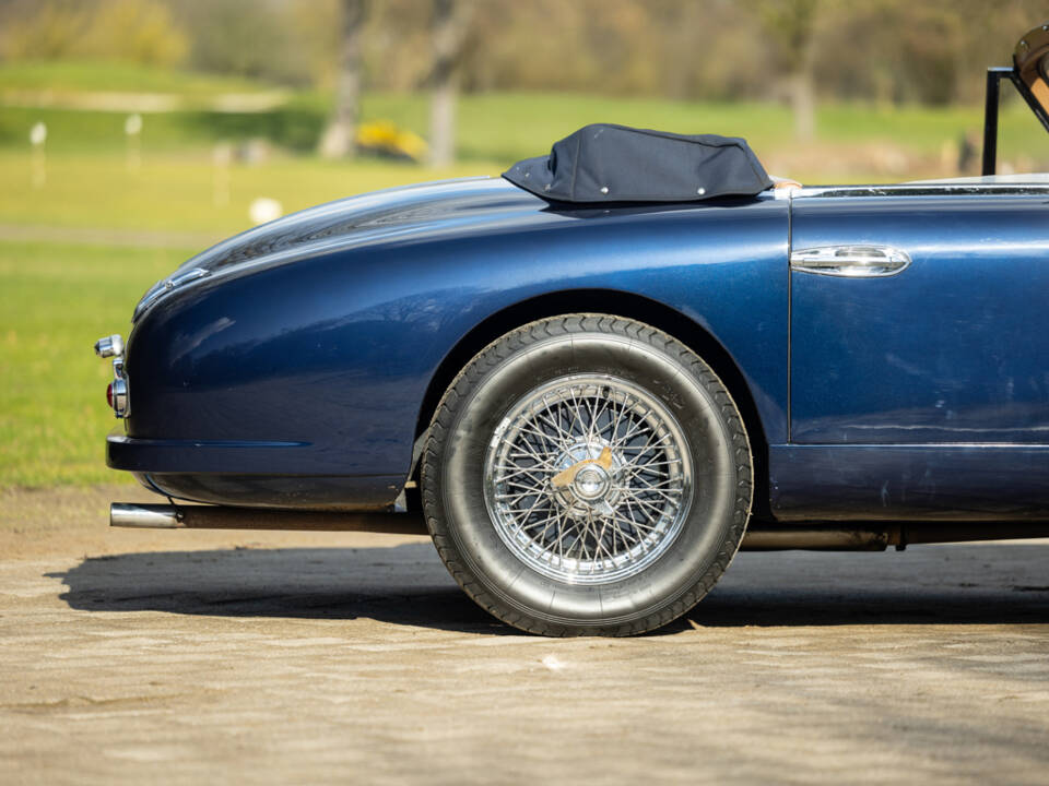 Image 36/50 of Aston Martin DB 2&#x2F;4 Mk I Vantage Convertible (1953)