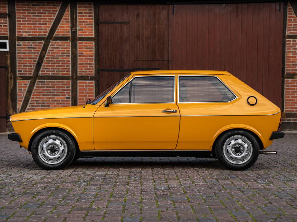Image 10/54 of Audi 50 GL (1976)