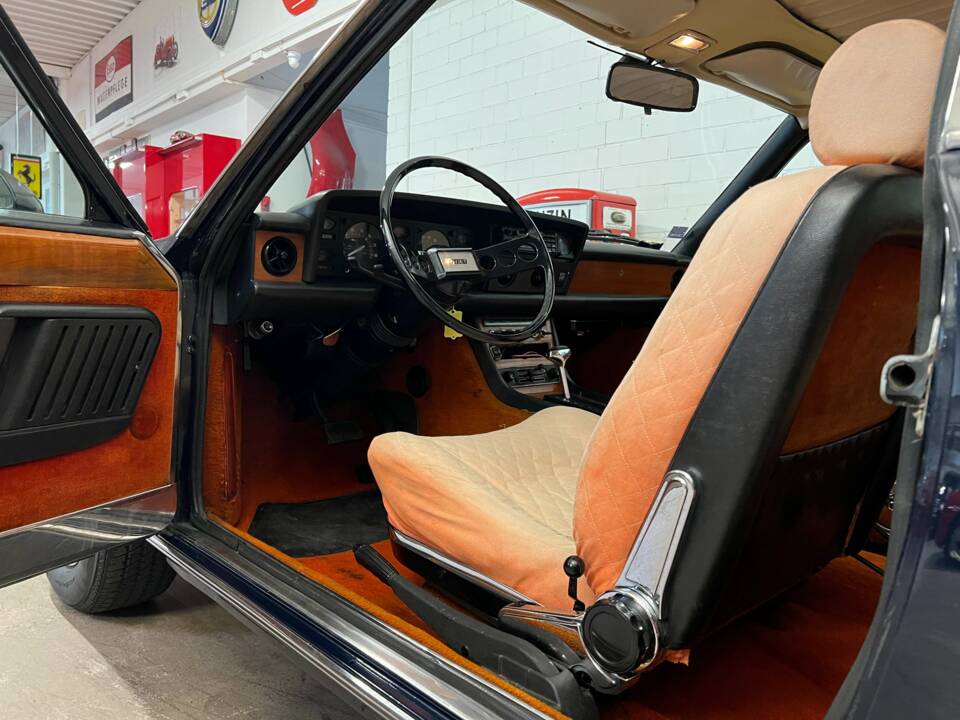 Immagine 7/16 di FIAT 130 Coupé (1975)