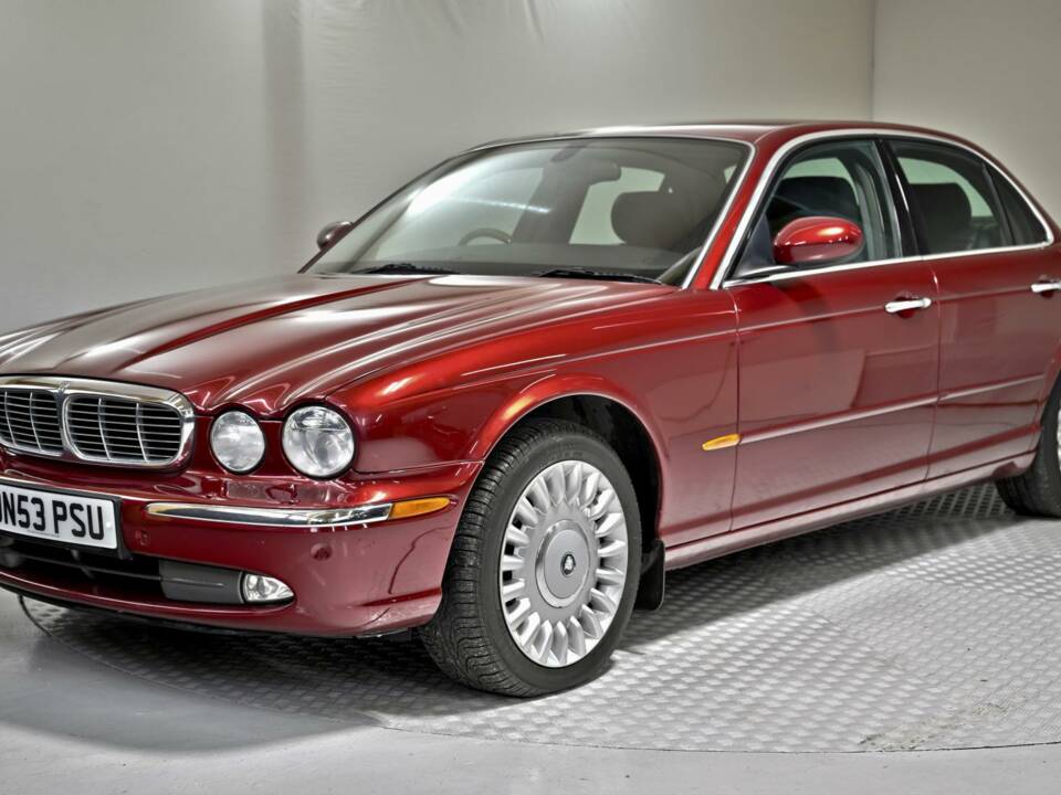 Image 6/50 of Jaguar XJR Super V8 (2004)