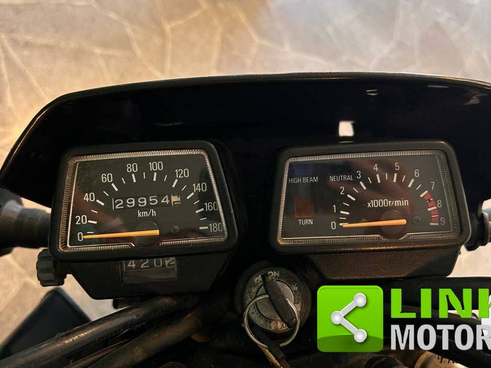 Bild 5/10 von Yamaha DUMMY (1987)