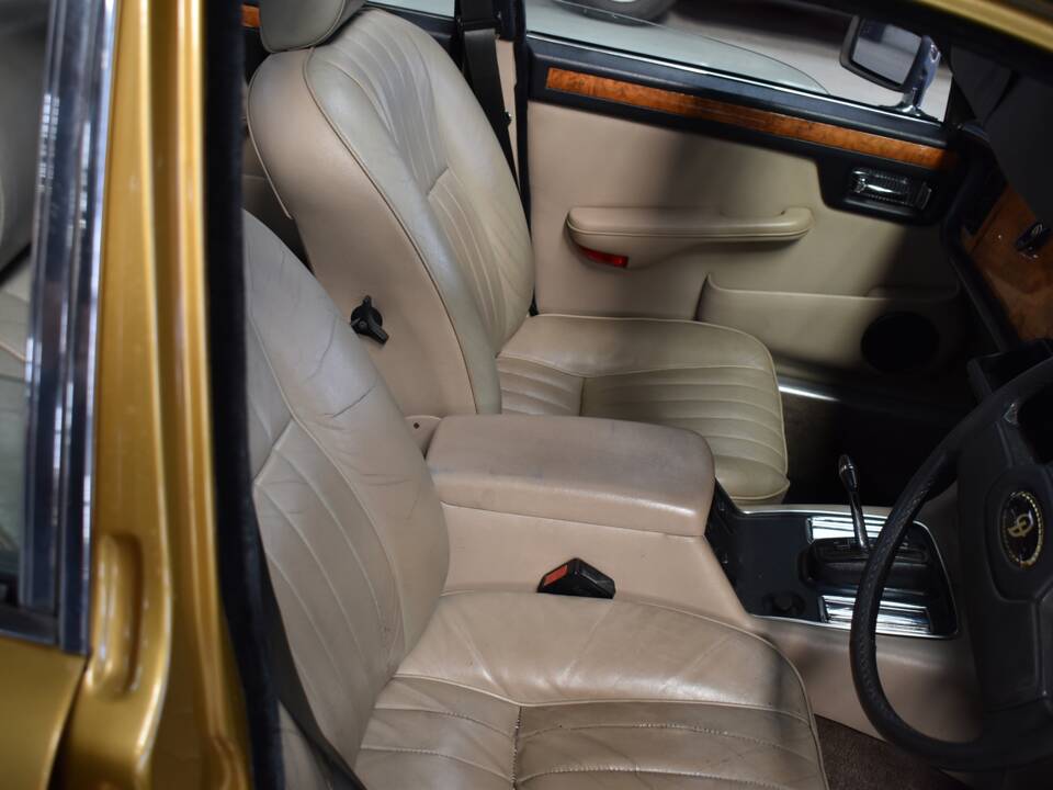 Image 28/47 of Daimler Sovereign 4.2 (1982)