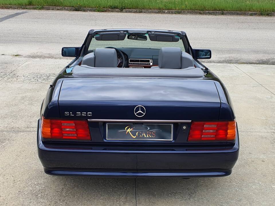 Image 16/43 of Mercedes-Benz SL 320 (1994)