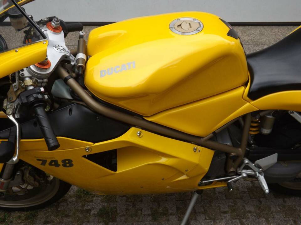 Immagine 34/50 di Ducati 748 Biposto (2000)