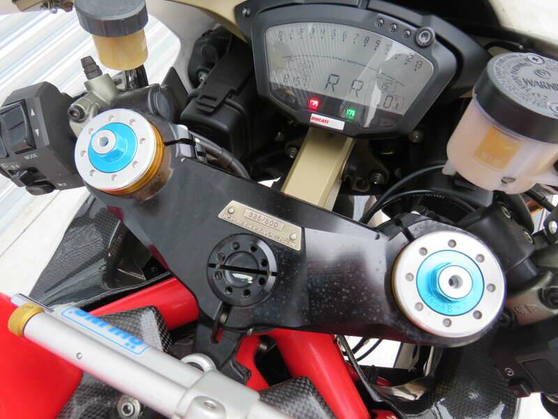 Bild 10/44 von Ducati DUMMY (2010)