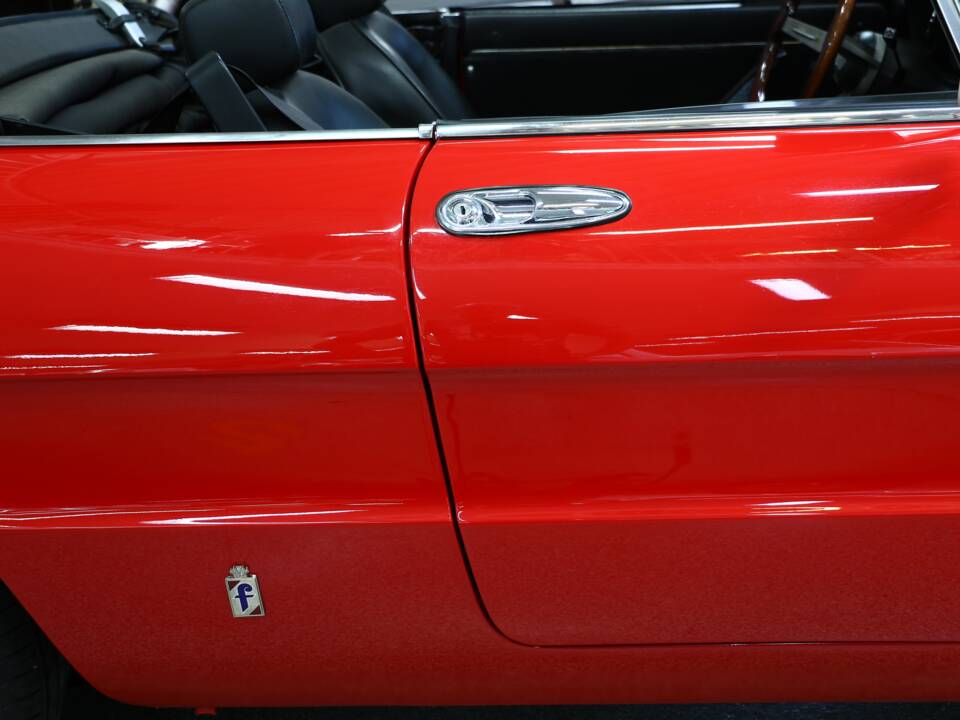 Afbeelding 10/37 van Alfa Romeo 2000 Spider Veloce (1979)